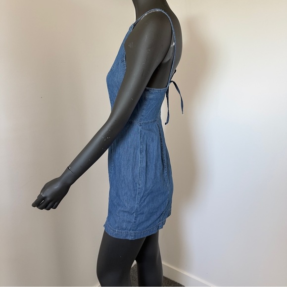 ⚪️ ASOS DESIGN Hourglass soft denim halterneck slip dress in midwash / Size 4 - Picture 3 of 7